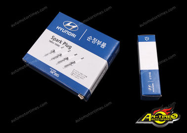 Ο σπινθήρας μερών NGK συστημάτων ανάφλεξης συνδέει 18854-10080/0242135528 για την έμφαση της Hyundai